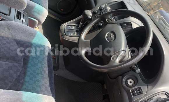 Nunua Ilio tumika Toyota Harrier Nyeupe Gari ndani ya Kampala nchini Uganda Nunua Ilio tumika Toyota Harrier Nyeupe Gari ndani ya Kampala nchini Uganda