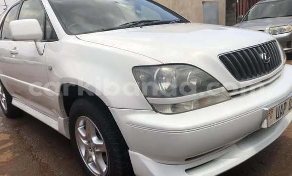 Nunua Ilio tumika Toyota Harrier Nyeupe Gari ndani ya Kampala nchini Uganda Nunua Ilio tumika Toyota Harrier Nyeupe Gari ndani ya Kampala nchini Uganda