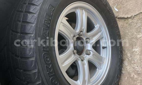 Nunua Ilio tumika Mitsubishi Pajero Nyeusi Gari ndani ya Kampala nchini Uganda Nunua Ilio tumika Mitsubishi Pajero Nyeusi Gari ndani ya Kampala nchini Uganda