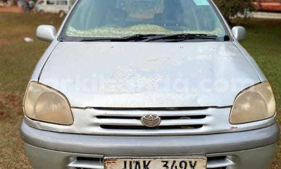 Nunua Ilio tumika Toyota Raum Nyingine Gari ndani ya Kampala nchini Uganda