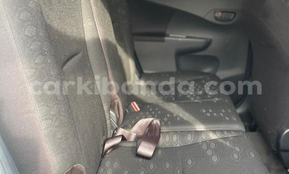 Nunua Ilio tumika Toyota Ractis Nyeupe Gari ndani ya Kampala nchini Uganda Nunua Ilio tumika Toyota Ractis Nyeupe Gari ndani ya Kampala nchini Uganda