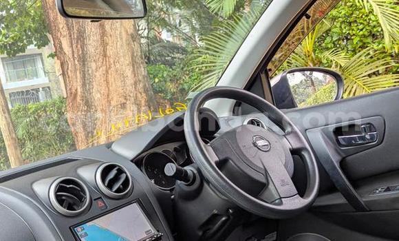 Nunua Ilio tumika Nissan Dualis Nyeusi Gari ndani ya Kampala nchini Uganda Nunua Ilio tumika Nissan Dualis Nyeusi Gari ndani ya Kampala nchini Uganda