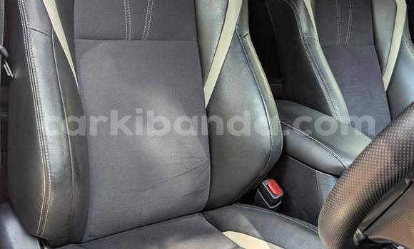 Nunua Ilio tumika Toyota Harrier Nyeupe Gari ndani ya Kampala nchini Uganda Nunua Ilio tumika Toyota Harrier Nyeupe Gari ndani ya Kampala nchini Uganda