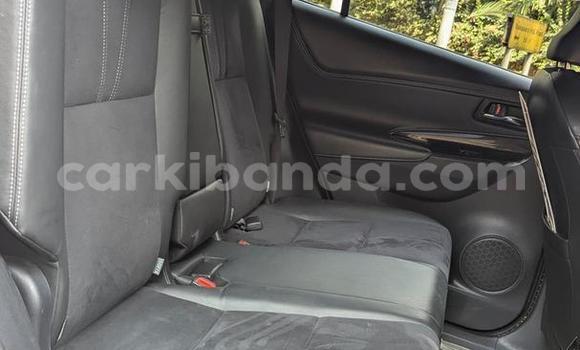 Nunua Ilio tumika Toyota Harrier Nyeupe Gari ndani ya Kampala nchini Uganda Nunua Ilio tumika Toyota Harrier Nyeupe Gari ndani ya Kampala nchini Uganda