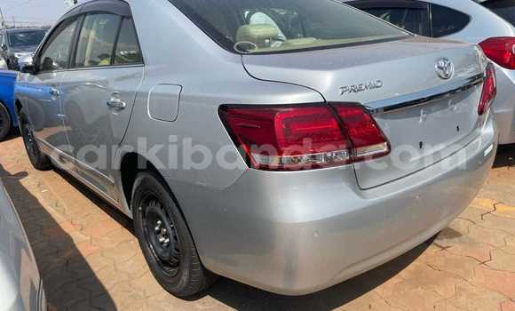 Gura Yakoze Toyota Premio Silver Imodoka i Kampala mu Uganda Gura Yakoze Toyota Premio Silver Imodoka i Kampala mu Uganda