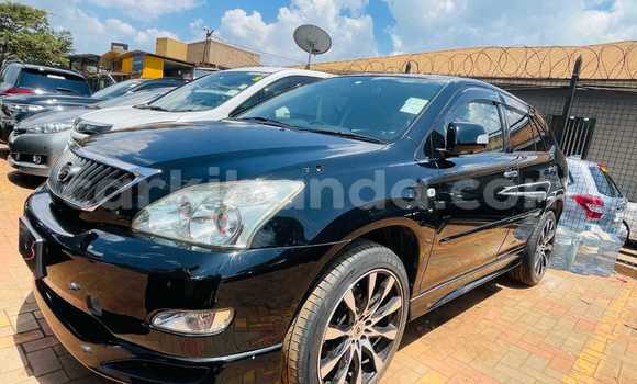 Gura Yakoze Toyota Harrier Black Imodoka i Kampala mu Uganda Gura Yakoze Toyota Harrier Black Imodoka i Kampala mu Uganda