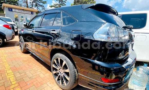 Gura Yakoze Toyota Harrier Black Imodoka i Kampala mu Uganda Gura Yakoze Toyota Harrier Black Imodoka i Kampala mu Uganda