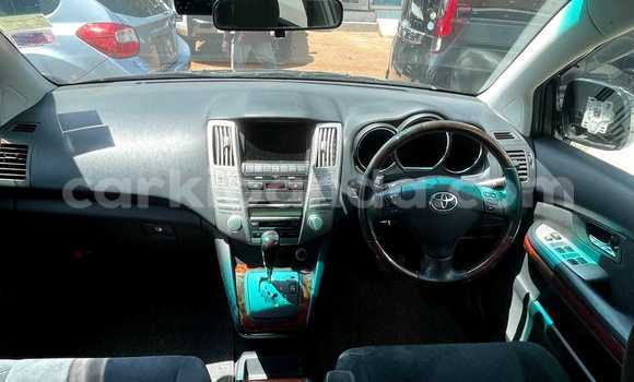 Gura Yakoze Toyota Harrier Black Imodoka i Kampala mu Uganda Gura Yakoze Toyota Harrier Black Imodoka i Kampala mu Uganda