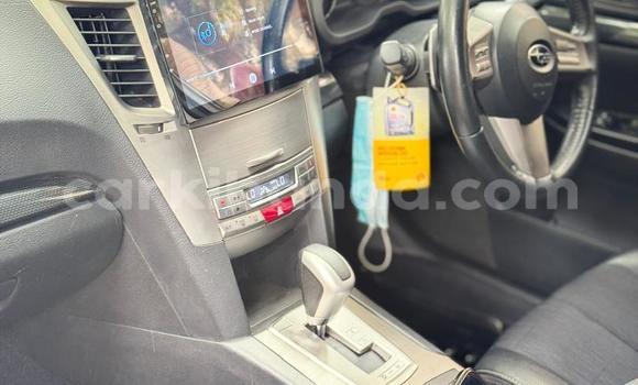 Nunua Ilio tumika Subaru Legacy Nyeupe Gari ndani ya Kampala nchini Uganda Nunua Ilio tumika Subaru Legacy Nyeupe Gari ndani ya Kampala nchini Uganda