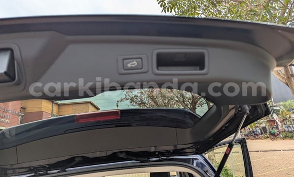 Nunua Ilio tumika Subaru Forester Bluu Gari ndani ya Kampala nchini Uganda Nunua Ilio tumika Subaru Forester Bluu Gari ndani ya Kampala nchini Uganda