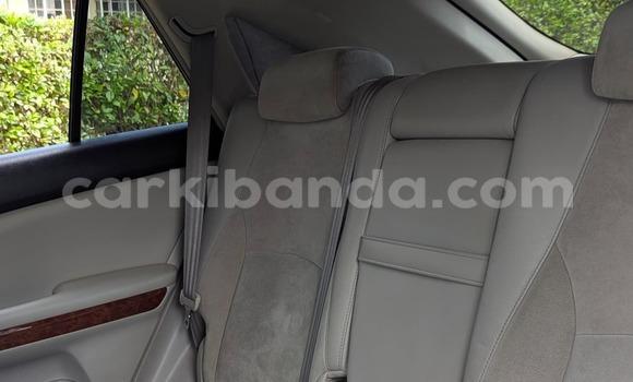 Nunua Ilio tumika Toyota Harrier Nyeupe Gari ndani ya Kampala nchini Uganda Nunua Ilio tumika Toyota Harrier Nyeupe Gari ndani ya Kampala nchini Uganda