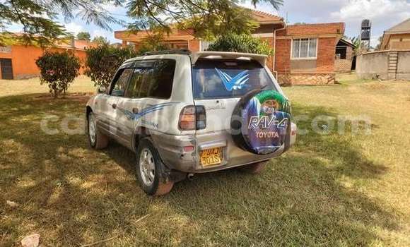 Nunua Ilio tumika Toyota RAV4 Nyingine Gari ndani ya Kampala nchini Uganda