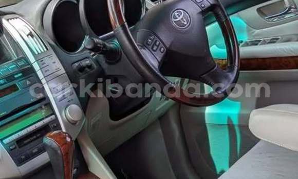 Acheter Occasion Voiture Toyota Highlander Blanc à Kampala, Ouganda Acheter Occasion Voiture Toyota Highlander Blanc à Kampala, Ouganda