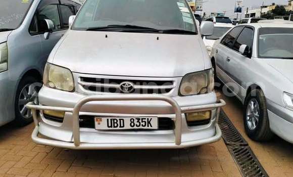 Gura Yakoze Toyota Noah Other Imodoka i Kampala mu Uganda Gura Yakoze Toyota Noah Other Imodoka i Kampala mu Uganda