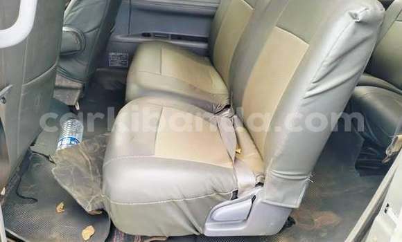 Gura Yakoze Toyota Noah Other Imodoka i Kampala mu Uganda Gura Yakoze Toyota Noah Other Imodoka i Kampala mu Uganda