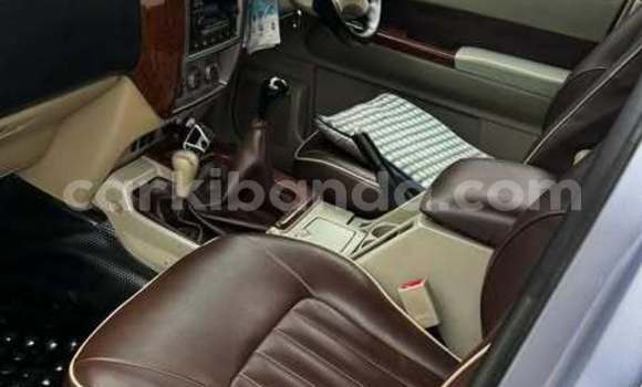 Nunua Ilio tumika Nissan Patrol Nyingine Gari ndani ya Kampala nchini Uganda Nunua Ilio tumika Nissan Patrol Nyingine Gari ndani ya Kampala nchini Uganda