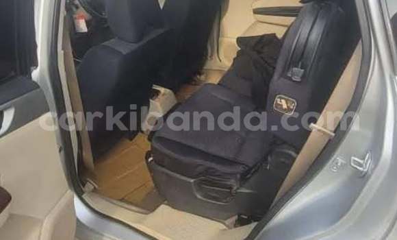 Nunua Ilio tumika Subaru Exiga Nyingine Gari ndani ya Kampala nchini Uganda Nunua Ilio tumika Subaru Exiga Nyingine Gari ndani ya Kampala nchini Uganda