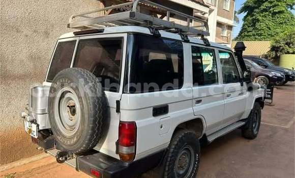 Nunua Ilio tumika Toyota Land Cruiser Prado Nyingine Gari ndani ya Kampala nchini Uganda Nunua Ilio tumika Toyota Land Cruiser Prado Nyingine Gari ndani ya Kampala nchini Uganda