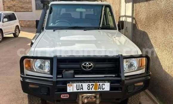 Nunua Ilio tumika Toyota Land Cruiser Prado Nyingine Gari ndani ya Kampala nchini Uganda Nunua Ilio tumika Toyota Land Cruiser Prado Nyingine Gari ndani ya Kampala nchini Uganda