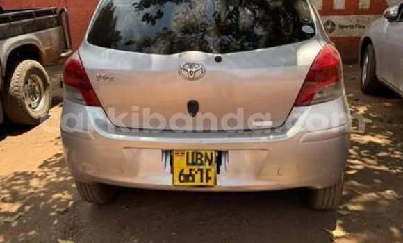 Nunua Ilio tumika Toyota Vitz Nyingine Gari ndani ya Kampala nchini Uganda Nunua Ilio tumika Toyota Vitz Nyingine Gari ndani ya Kampala nchini Uganda