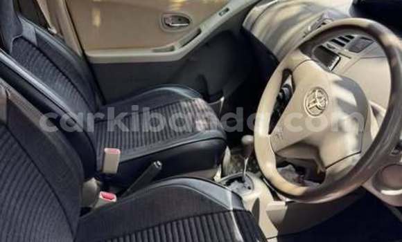 Nunua Ilio tumika Toyota Vitz Nyingine Gari ndani ya Kampala nchini Uganda Nunua Ilio tumika Toyota Vitz Nyingine Gari ndani ya Kampala nchini Uganda