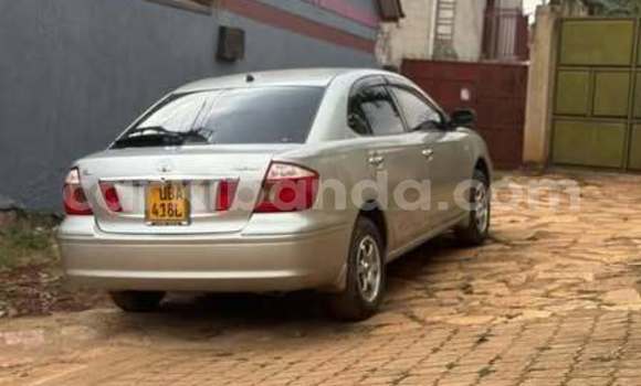 Nunua Ilio tumika Toyota Premio Nyingine Gari ndani ya Kampala nchini Uganda
