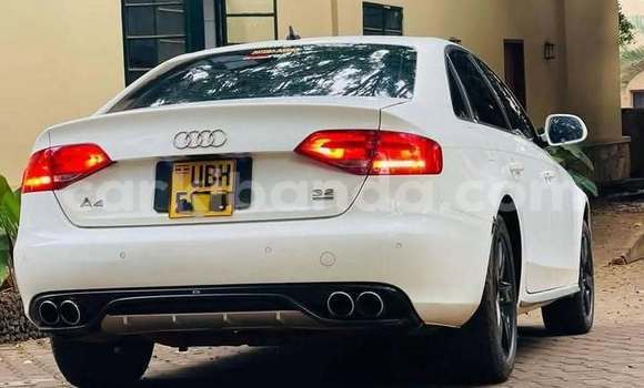 Nunua Ilio tumika Audi A7 Nyeupe Gari ndani ya Kampala nchini Uganda Nunua Ilio tumika Audi A7 Nyeupe Gari ndani ya Kampala nchini Uganda