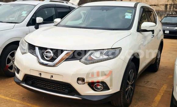Acheter Occasion Voiture Nissan X–Trail Blanc à Kampala, Ouganda