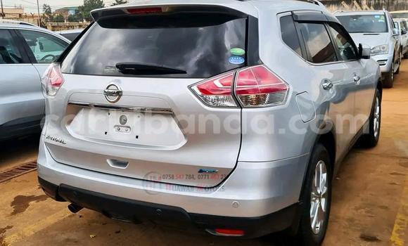Nunua Ilio tumika Nissan X–Trail Fedha Gari ndani ya Kampala nchini Uganda Nunua Ilio tumika Nissan X–Trail Fedha Gari ndani ya Kampala nchini Uganda