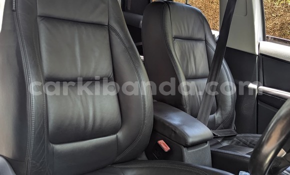 Nunua Ilio tumika Volkswagen Tiguan Fedha Gari ndani ya Kampala nchini Uganda Nunua Ilio tumika Volkswagen Tiguan Fedha Gari ndani ya Kampala nchini Uganda