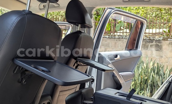 Nunua Ilio tumika Volkswagen Tiguan Fedha Gari ndani ya Kampala nchini Uganda Nunua Ilio tumika Volkswagen Tiguan Fedha Gari ndani ya Kampala nchini Uganda