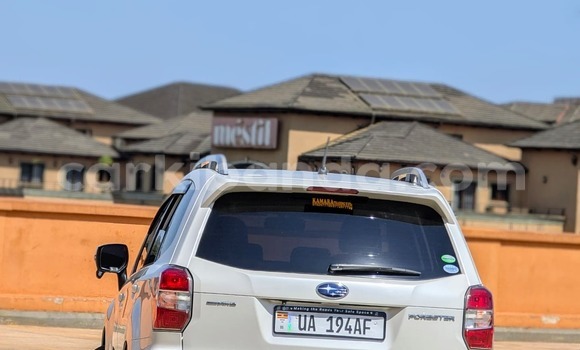 Nunua Ilio tumika Subaru XT Nyeupe Gari ndani ya Kampala nchini Uganda Nunua Ilio tumika Subaru XT Nyeupe Gari ndani ya Kampala nchini Uganda