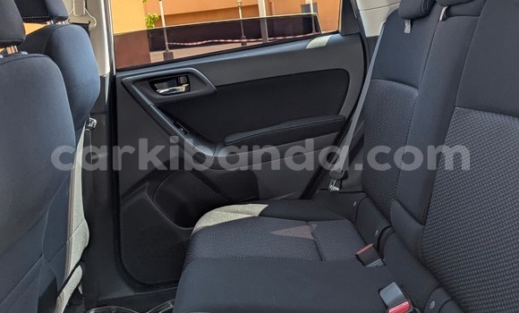 Nunua Ilio tumika Subaru XT Nyeupe Gari ndani ya Kampala nchini Uganda Nunua Ilio tumika Subaru XT Nyeupe Gari ndani ya Kampala nchini Uganda