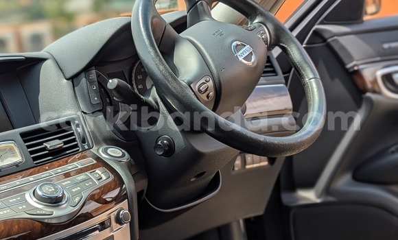 Nunua Ilio tumika Nissan Fuga Nyeusi Gari ndani ya Kampala nchini Uganda Nunua Ilio tumika Nissan Fuga Nyeusi Gari ndani ya Kampala nchini Uganda