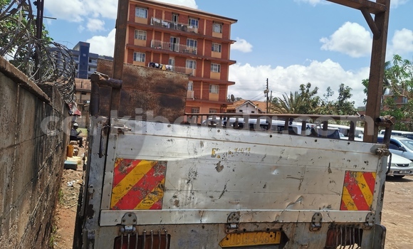 Acheter Occasion Utilitaire Fuso Fighter Blanc à Kampala, Ouganda Acheter Occasion Utilitaire Fuso Fighter Blanc à Kampala, Ouganda