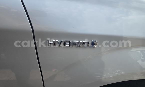 Nunua Mpya Toyota Fielder Nyeupe Gari ndani ya Kampala nchini Uganda Nunua Mpya Toyota Fielder Nyeupe Gari ndani ya Kampala nchini Uganda