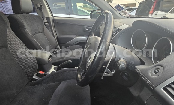 Acheter Neuf Voiture Mitsubishi Outlander Noir à Kampala, Ouganda Acheter Neuf Voiture Mitsubishi Outlander Noir à Kampala, Ouganda