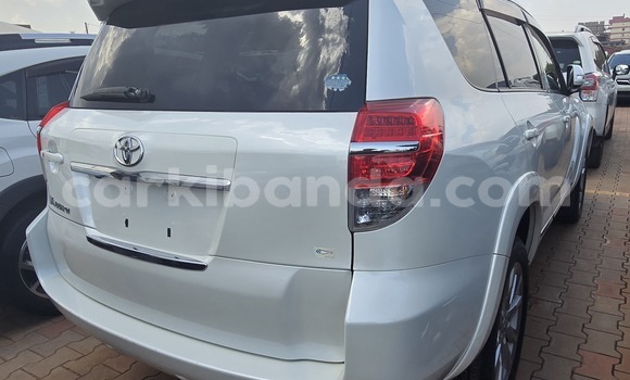 Buy New Toyota Vanguard White Car in Kampala in Uganda Buy New Toyota Vanguard White Car in Kampala in Uganda