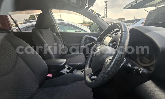 Buy New Toyota Vanguard White Car in Kampala in Uganda Buy New Toyota Vanguard White Car in Kampala in Uganda