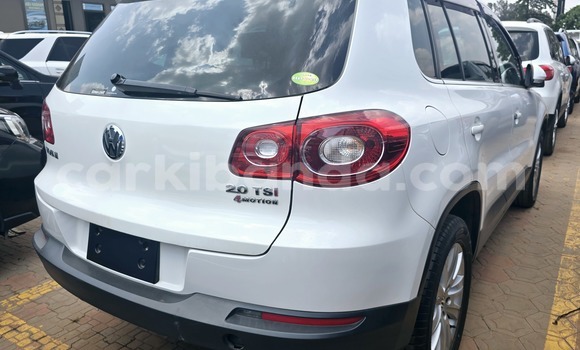 Nunua Mpya Volkswagen Tiguan Nyeupe Gari ndani ya Kampala nchini Uganda Nunua Mpya Volkswagen Tiguan Nyeupe Gari ndani ya Kampala nchini Uganda