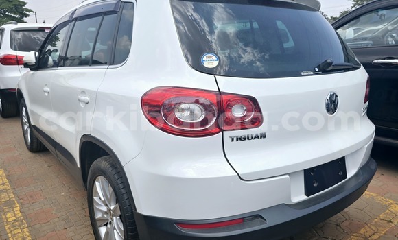 Nunua Mpya Volkswagen Tiguan Nyeupe Gari ndani ya Kampala nchini Uganda Nunua Mpya Volkswagen Tiguan Nyeupe Gari ndani ya Kampala nchini Uganda