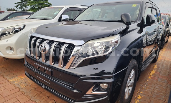 Gura Yakoze Toyota Land Cruiser Prado Black Imodoka i Kampala mu Uganda Gura Yakoze Toyota Land Cruiser Prado Black Imodoka i Kampala mu Uganda