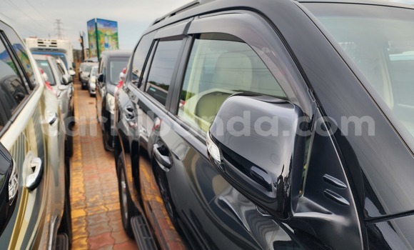 Gura Yakoze Toyota Land Cruiser Prado Black Imodoka i Kampala mu Uganda Gura Yakoze Toyota Land Cruiser Prado Black Imodoka i Kampala mu Uganda