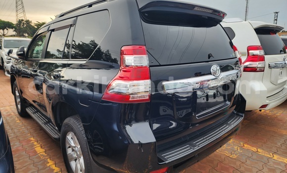 Gura Yakoze Toyota Land Cruiser Prado Black Imodoka i Kampala mu Uganda Gura Yakoze Toyota Land Cruiser Prado Black Imodoka i Kampala mu Uganda