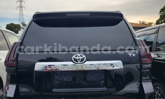 Gura Yakoze Toyota Land Cruiser Prado Black Imodoka i Kampala mu Uganda Gura Yakoze Toyota Land Cruiser Prado Black Imodoka i Kampala mu Uganda