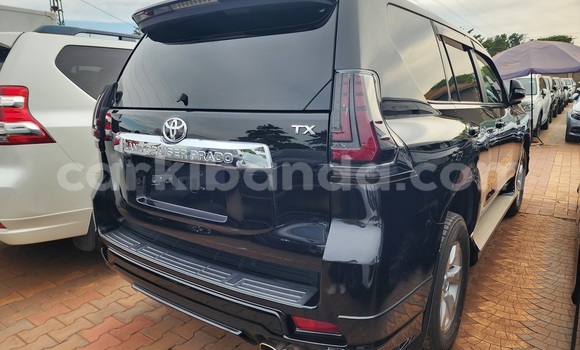 Gura Yakoze Toyota Land Cruiser Prado Black Imodoka i Kampala mu Uganda Gura Yakoze Toyota Land Cruiser Prado Black Imodoka i Kampala mu Uganda