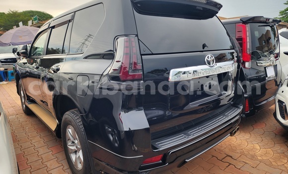 Gura Yakoze Toyota Land Cruiser Prado Black Imodoka i Kampala mu Uganda Gura Yakoze Toyota Land Cruiser Prado Black Imodoka i Kampala mu Uganda