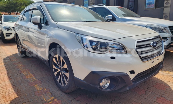 Gura Yakoze Subaru Outback White Imodoka i Kampala mu Uganda Gura Yakoze Subaru Outback White Imodoka i Kampala mu Uganda