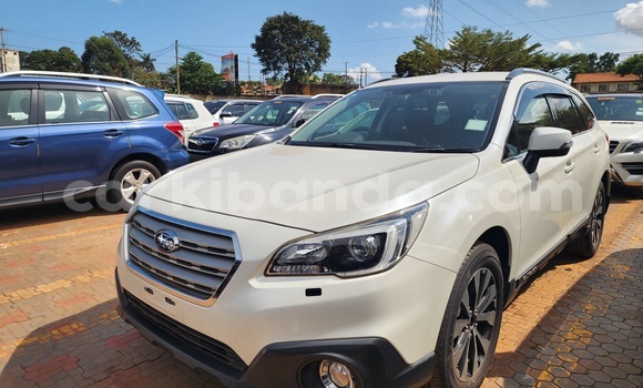 Gura Yakoze Subaru Outback White Imodoka i Kampala mu Uganda Gura Yakoze Subaru Outback White Imodoka i Kampala mu Uganda