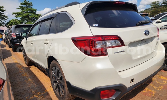 Gura Yakoze Subaru Outback White Imodoka i Kampala mu Uganda Gura Yakoze Subaru Outback White Imodoka i Kampala mu Uganda